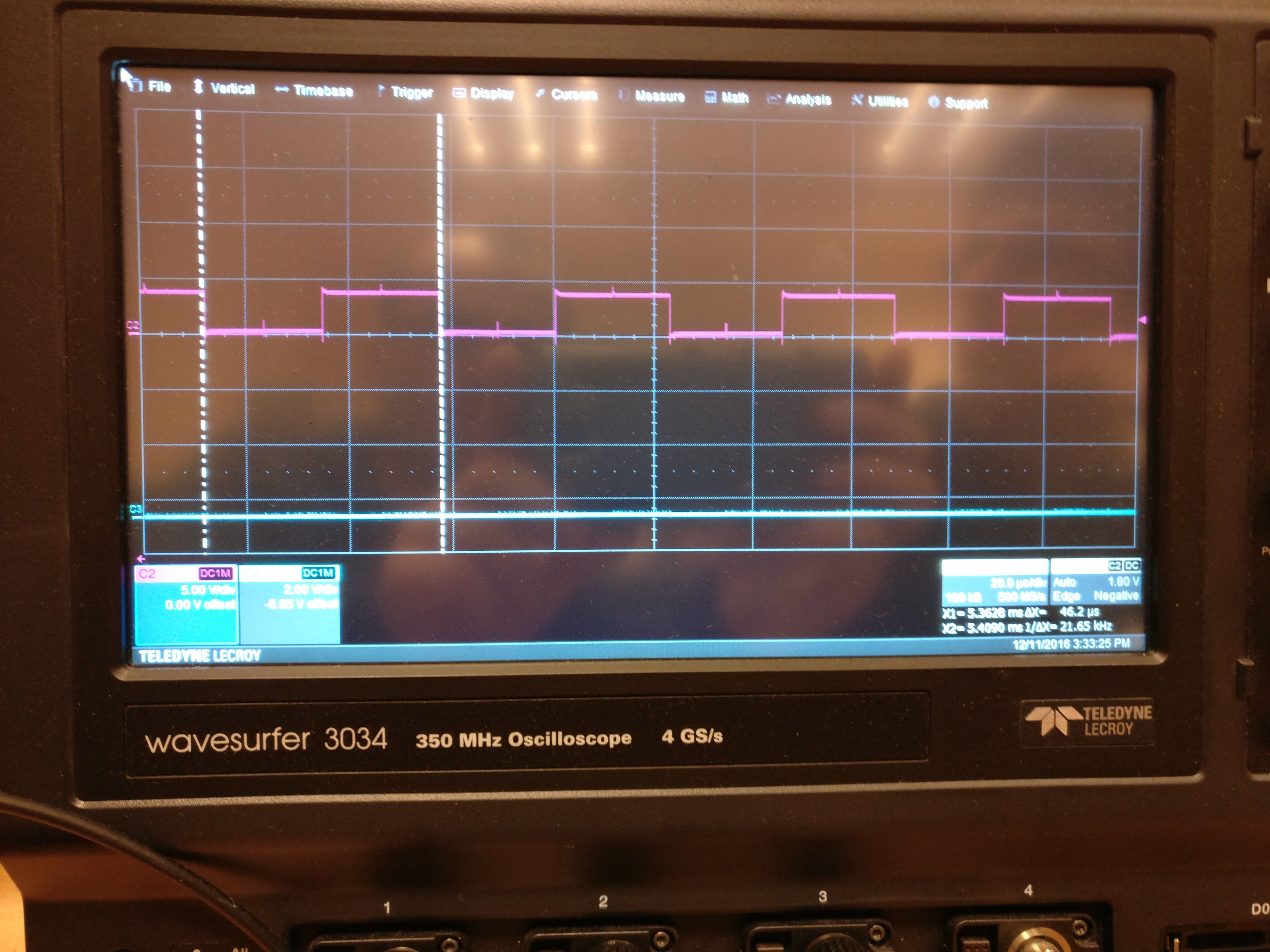 Timing Analysis - Cursor measurements showing precise propagation delays and timing relationships