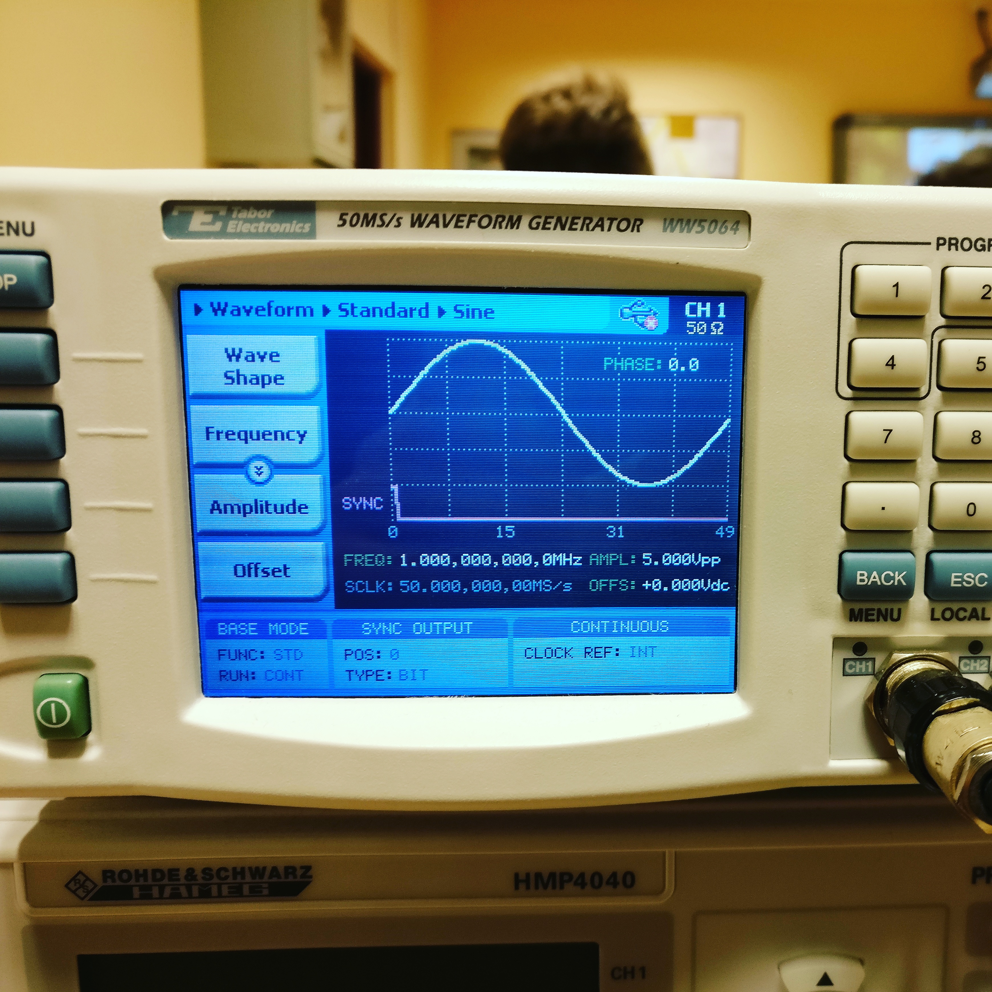 WW5064 Generator Display - Sine wave configuration with waveform preview